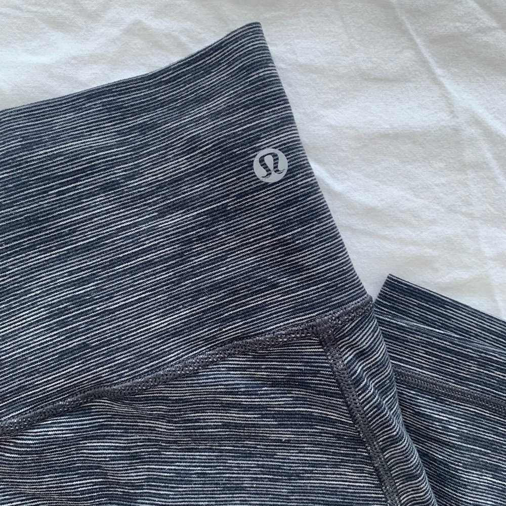 Lululemon Wunder Under mid calf